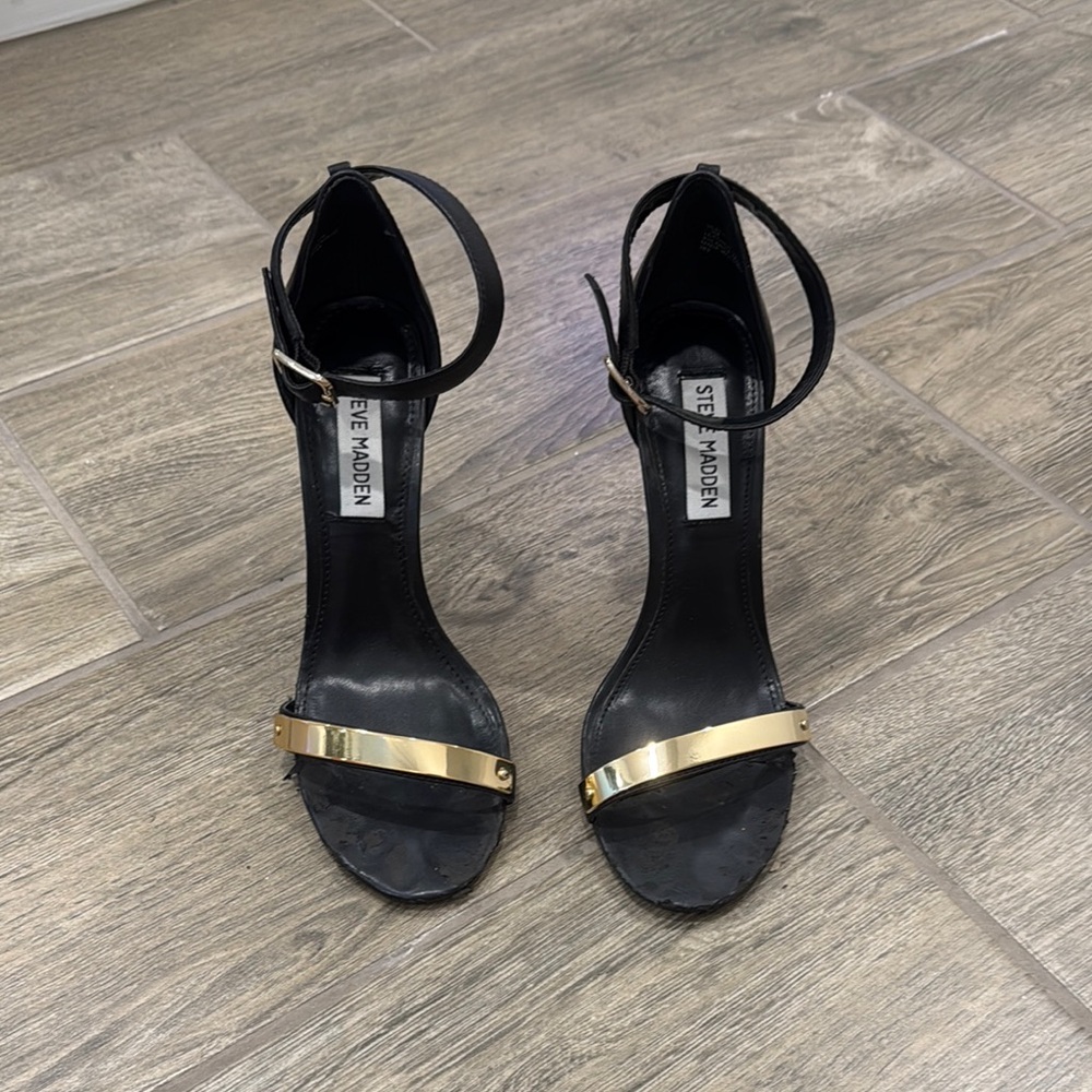 Steve Madden Black and Gold Women's Heels